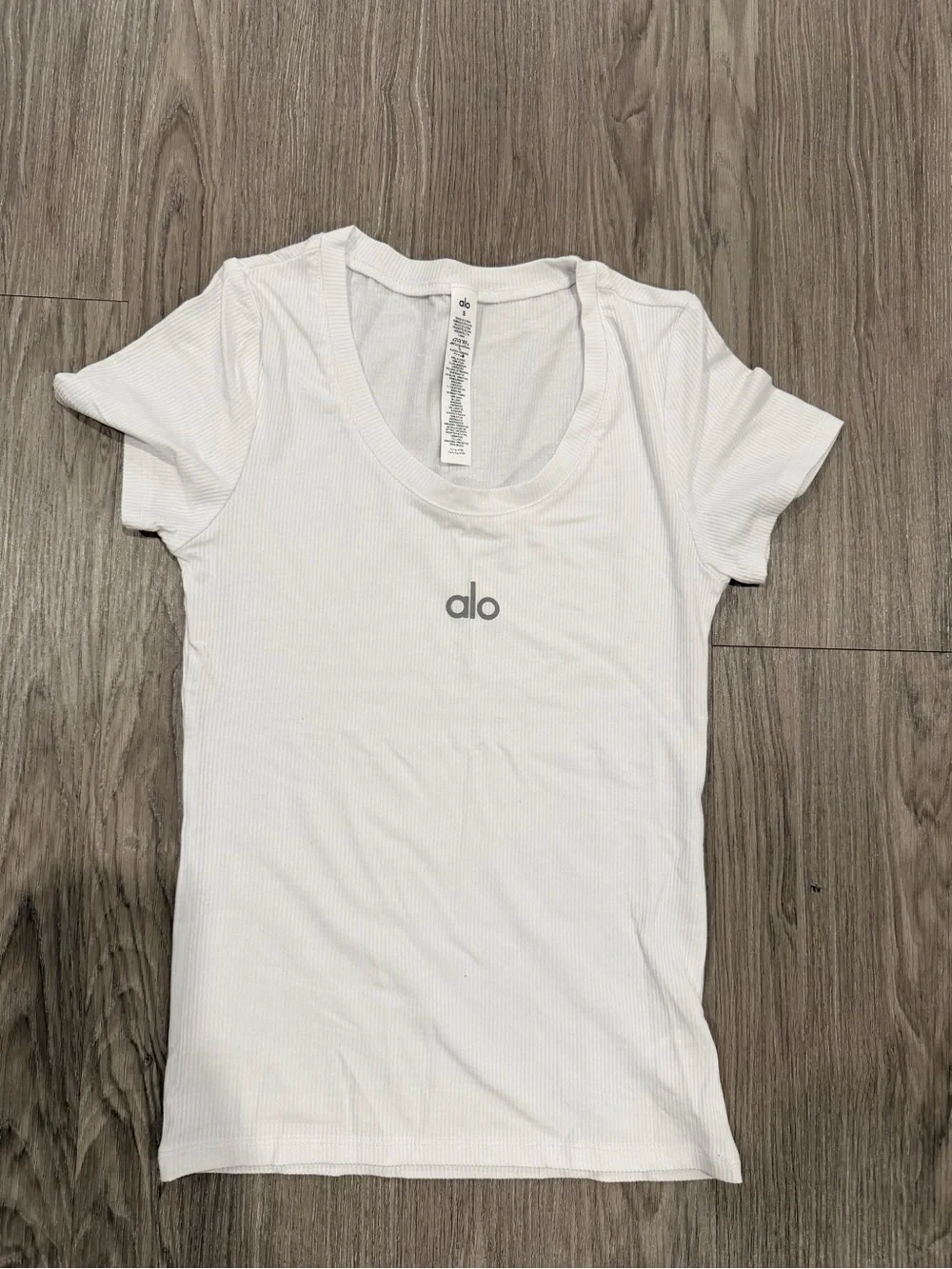 ALO Yoga White Ribbed Scoop Neck Short Sleeve Tee